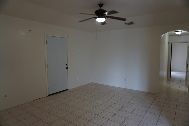 412 Gale St in Laredo, TX - Building Photo - Building Photo