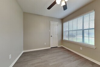 31115 Perlican Dr in Spring, TX - Foto de edificio - Building Photo