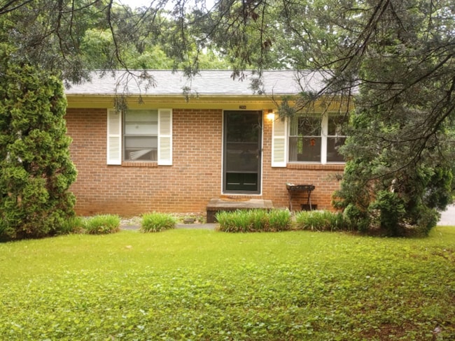 2906 State Park Rd in Greenville, SC - Building Photo - Building Photo