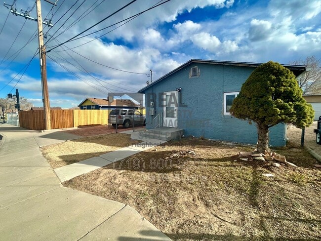 2802 Lakeview Ave in Pueblo, CO - Building Photo - Building Photo