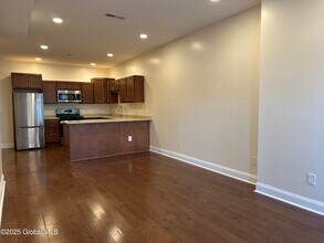 15 Delaware St-Unit -1 in Albany, NY - Building Photo - Building Photo