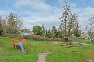 Parkwood Terrace in Bremerton, WA - Building Photo