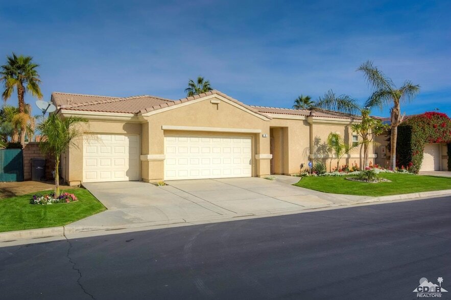 74 Rocio Ct, Unit 1000 in Palm Desert, CA - Building Photo