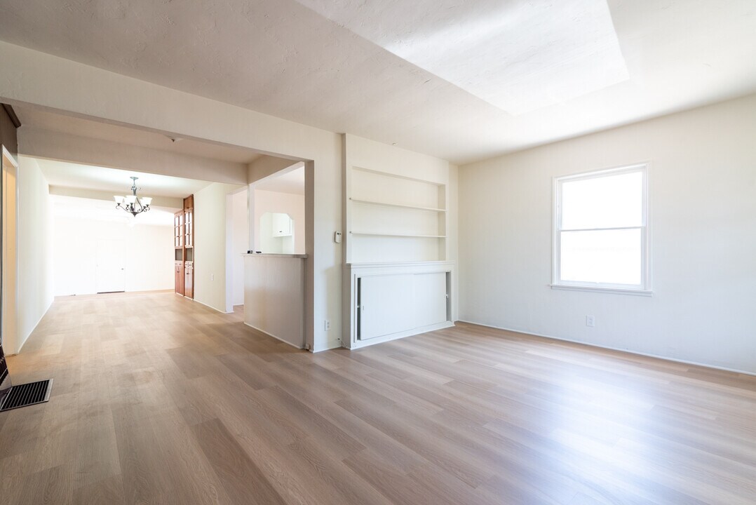 22114 Normandie Ave in Torrance, CA - Building Photo