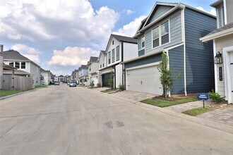 10413 Harmon Smith Dr. in Houston, TX - Building Photo - Building Photo