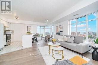 135 Pond Dr in Markham, ON - Building Photo - Building Photo