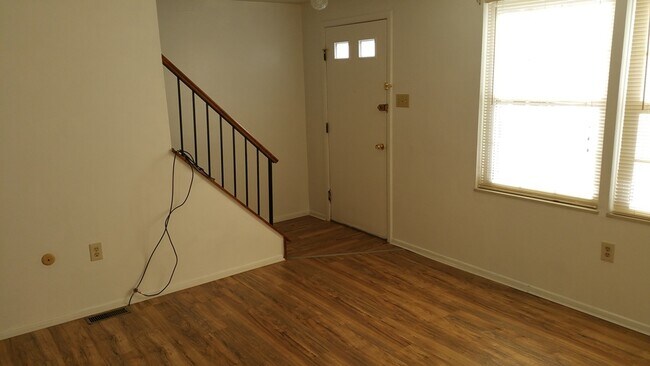 321 Laporte Ct in Cranberry Township, PA - Foto de edificio - Building Photo