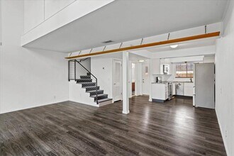 1304 Mariposa Dr in Austin, TX - Building Photo - Building Photo