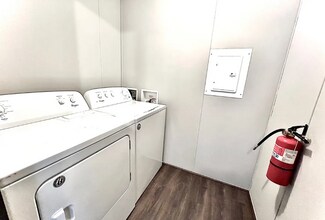 17020 Sleepy Hollow Blvd in Holly, MI - Foto de edificio - Building Photo