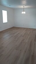 1046 St Louis St in Lebanon, MO - Building Photo - Building Photo