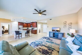 15144 Palmer Lake Cir in Naples, FL - Foto de edificio - Building Photo