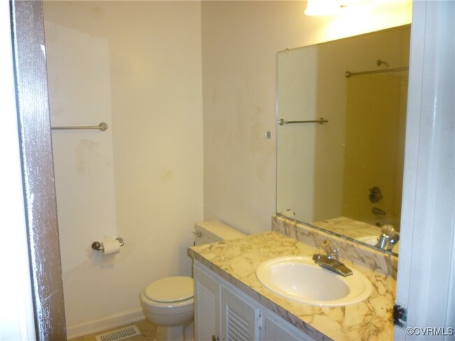 property at 7479 Jennifer Ln