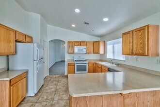 11085 Cusumano Ct in Las Vegas, NV - Building Photo - Building Photo