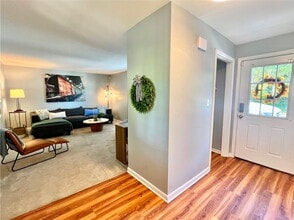 3126 East Ave in Rochester, NY - Foto de edificio - Building Photo