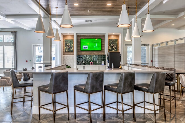 Palmaris Gateway in St. Petersburg, FL - Building Photo - Interior Photo