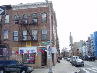 562 Evergreen Ave in Brooklyn, NY - Building Photo - Building Photo