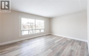 60 Burfield Ave in Hamilton, ON - Building Photo - Building Photo