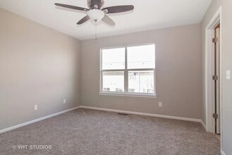 1325 Chestnut Ln in Yorkville, IL - Building Photo - Building Photo