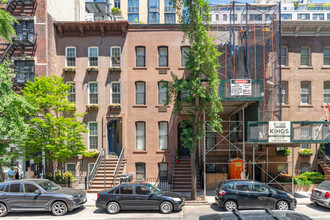 407 E 50th St in New York, NY - Building Photo - Building Photo