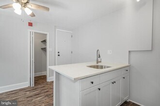 819 S 2nd St in Philadelphia, PA - Building Photo - Building Photo