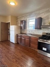 37 Springdale Ave in Newark, NJ - Foto de edificio - Building Photo
