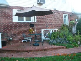 5906 Grayson St, Unit B in Springfield, VA - Building Photo