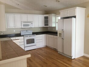 90 Roasted Chestnut Trail in Hendersonville, NC - Building Photo - Building Photo
