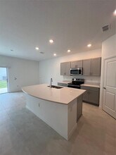 2958 Canary Ave in Davenport, FL - Building Photo - Building Photo