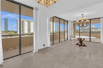 19355 Turnberry Way, Unit 3J in Aventura, FL - Foto de edificio - Building Photo