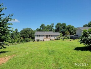 275 Scenic Ave in Campobello, SC - Foto de edificio - Building Photo