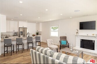 7411 Jamieson Ave in Los Angeles, CA - Building Photo - Building Photo