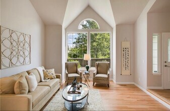 5514 NE 3rd Ln in Renton, WA - Foto de edificio - Building Photo