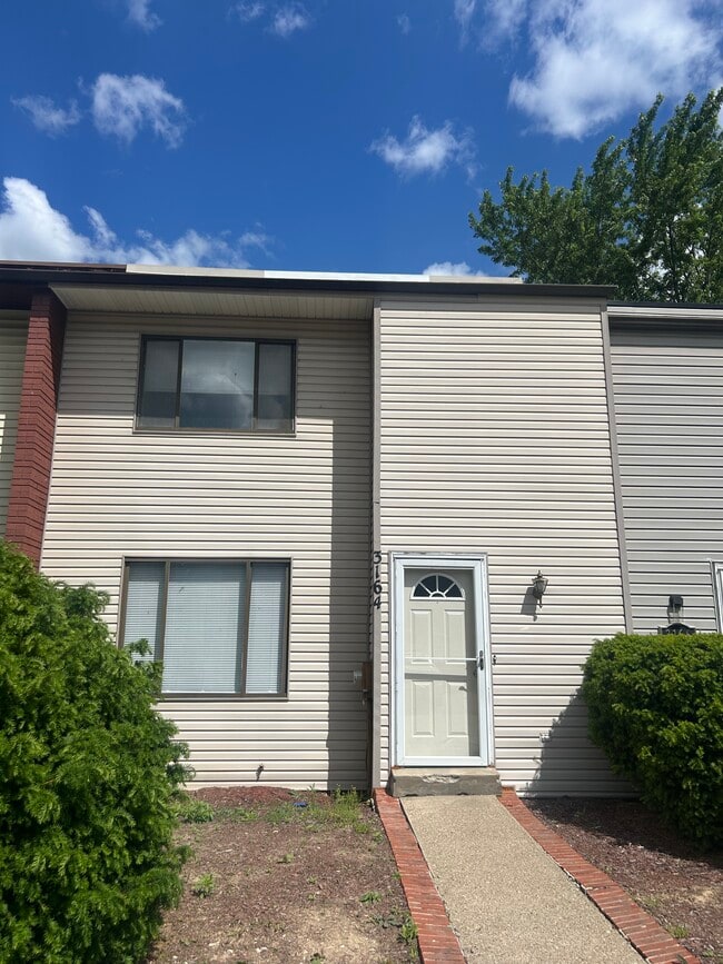 property at 3164 Cheltenham Ct
