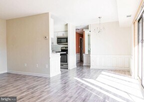 7618 Savannah St in Falls Church, VA - Building Photo