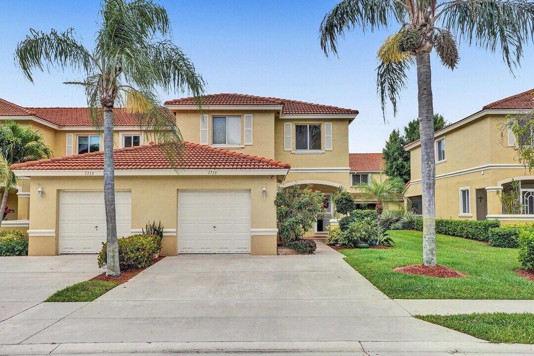 1715 Arezzo Cir in Boynton Beach, FL - Building Photo