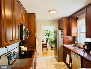 3810 Lynn Regis Ct in Fairfax, VA - Building Photo - Building Photo