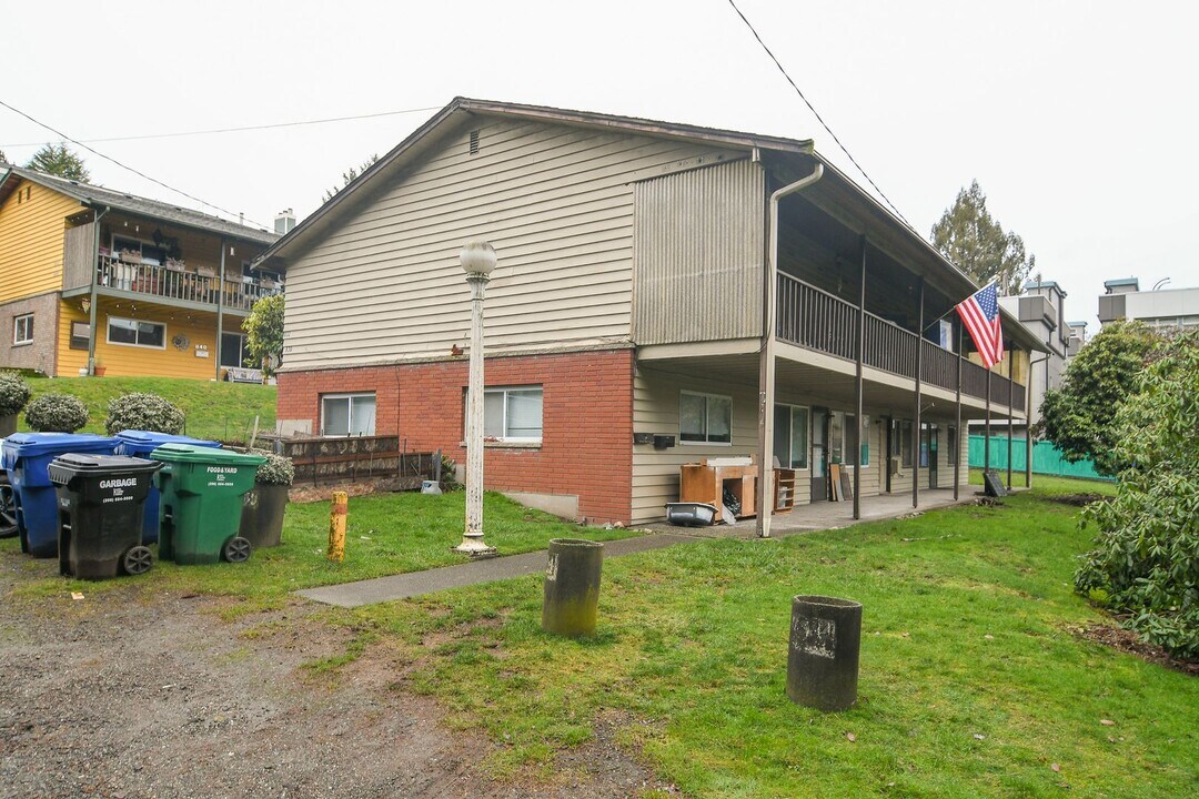 830-834 1/2 NW 96th St in Seattle, WA - Building Photo