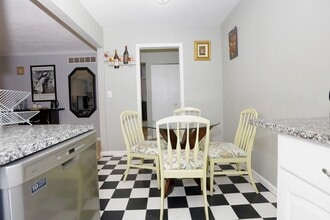 1616 Washtenaw Ave in Ypsilanti, MI - Building Photo - Building Photo