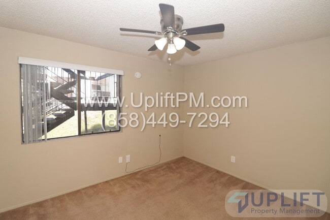 1908 Via Las Palmas in National City, CA - Foto de edificio - Building Photo