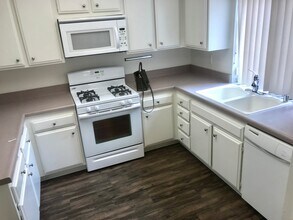 8565 Trinity Cir in Huntington Beach, CA - Building Photo - Building Photo