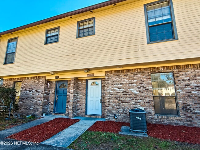 6028 Duclay Rd in Jacksonville, FL - Foto de edificio - Building Photo
