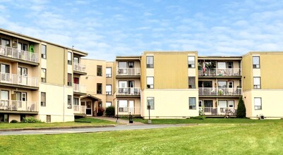 Treeview Apartments in Kingston, ON - Building Photo - Building Photo
