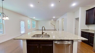 109 Highland Mist Cir in Apex, NC - Building Photo - Building Photo