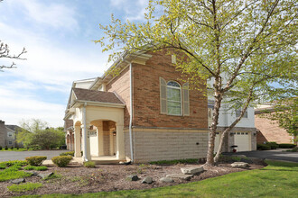 1359 Scarboro Rd in Schaumburg, IL - Building Photo - Building Photo