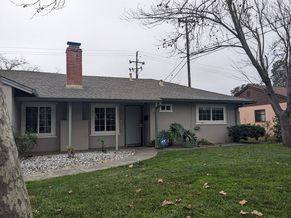 1105 Utah St in Fairfield, CA - Building Photo