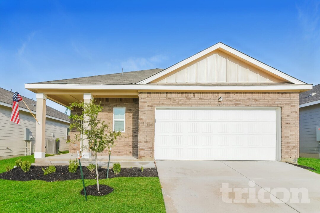 7423 Guadalupe Peak in San Antonio, TX - Building Photo