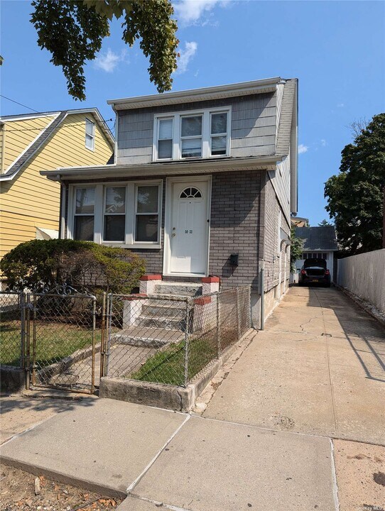 59-33 159th St-Unit -2nd FL in Queens, NY - Building Photo