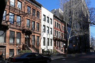 25 W 94th St Apartments