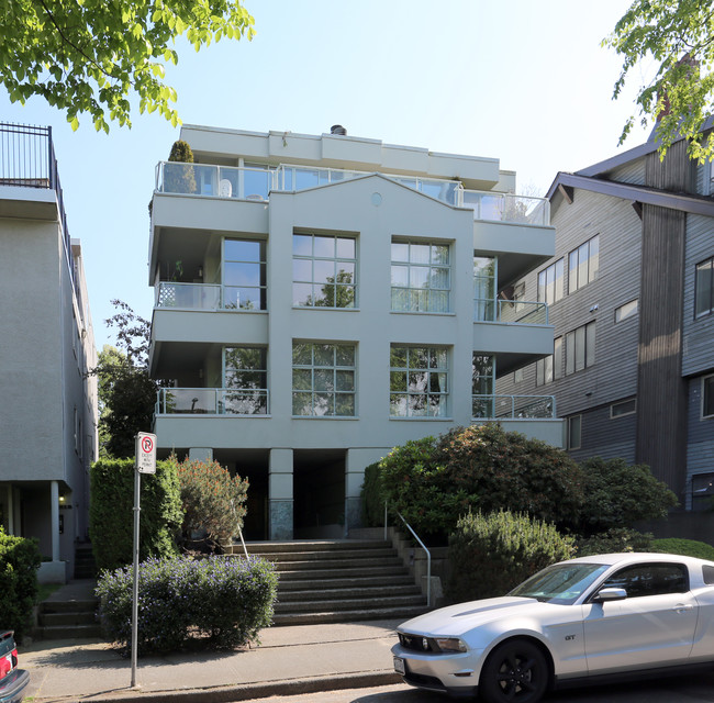 2446 Point Grey Rd in Vancouver, BC - Building Photo - Primary Photo