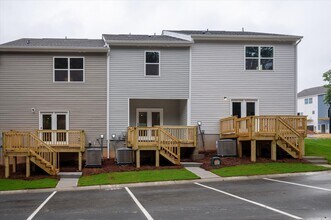 1274 Principal Featherstone Ave in Gastonia, NC - Foto de edificio - Building Photo